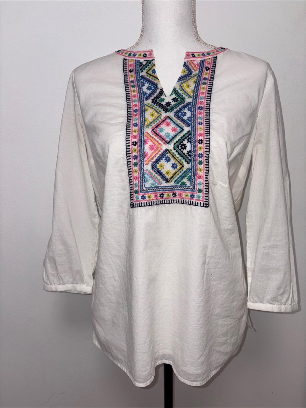 Talbots White Boho blouse with embroidery